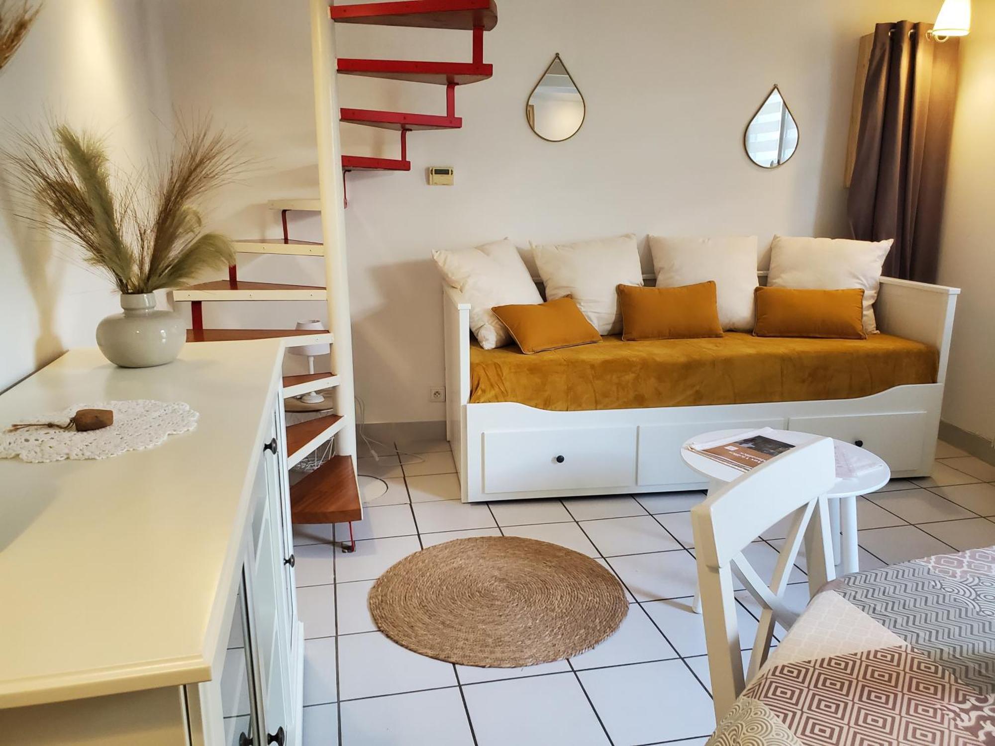 Aux Vieilles Murailles • Charmante Maison & Cour Holiday home *